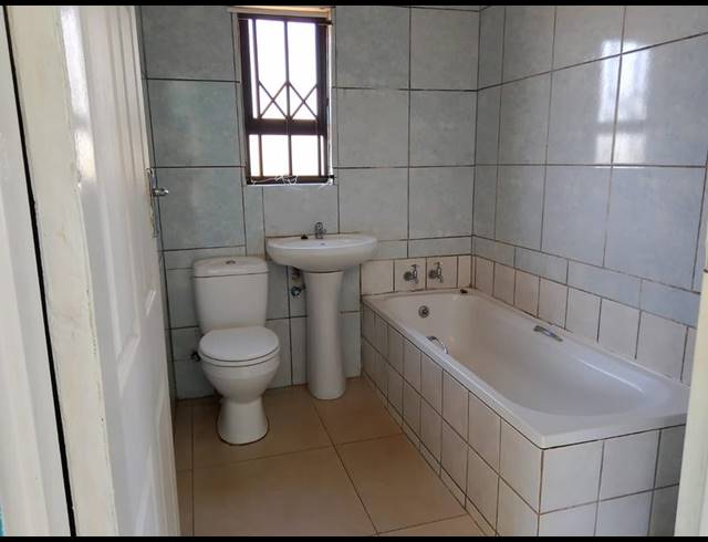 3 BEDROOM HOUSE FOR SALE IN PROTEA GLEN